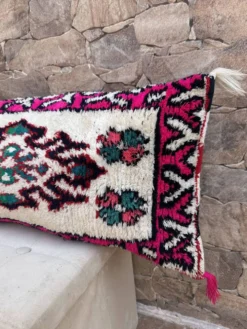Housse de coussin vintage en laine berbère : Coussin tapis marocain 76x40cm