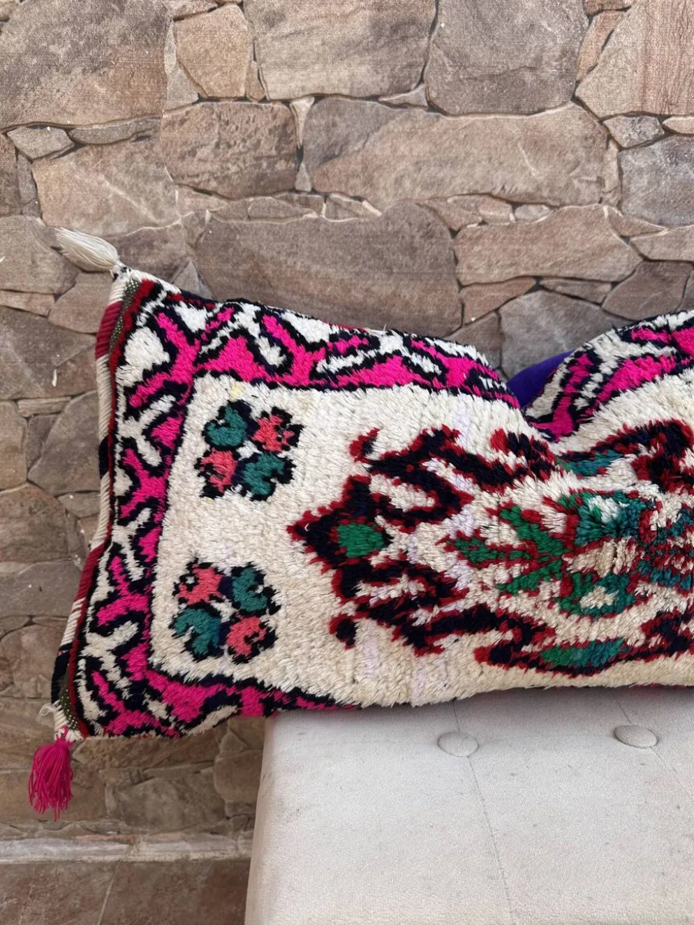 Housse de coussin vintage en laine berbère : Coussin tapis marocain 76x40cm