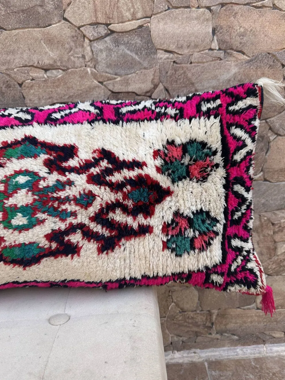 Housse de coussin vintage en laine berbère : Coussin tapis marocain 76x40cm