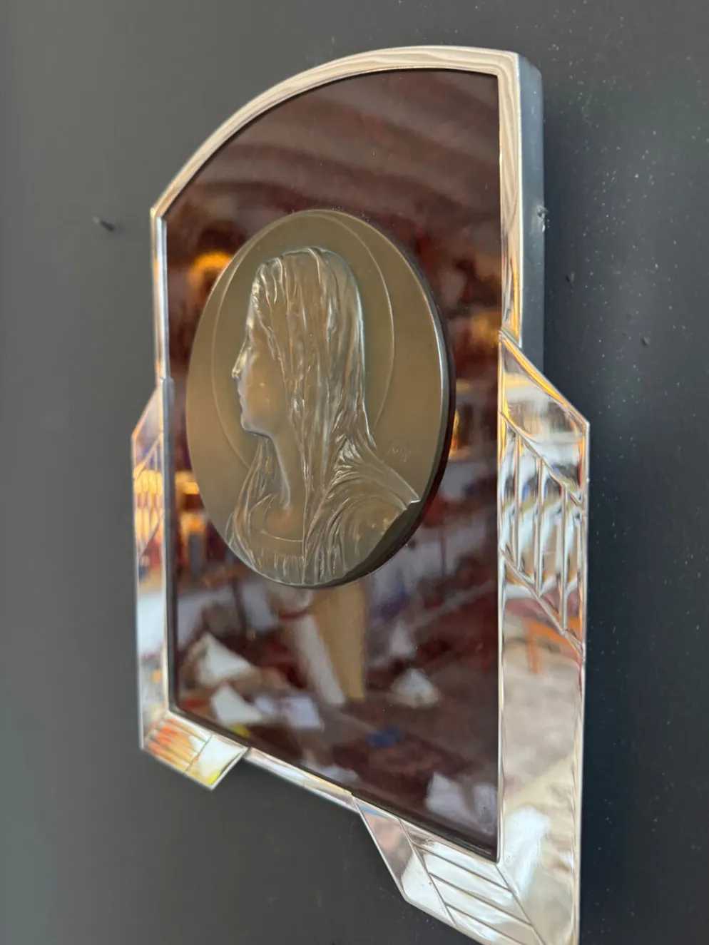 Icône chrome, Bakelite et bronze Art Déco