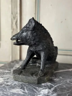Il Porcelino d’après Pietro Tacca, sculpture en marbre vert serpentine, Italie XIXème siècle