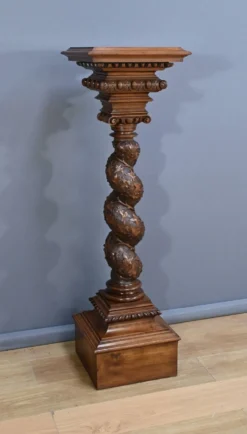 Importante Colonne Pivotante en Noyer massif – 1900