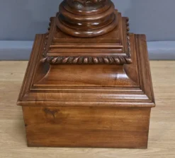 Importante Colonne Pivotante en Noyer massif – 1900