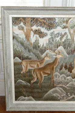 Importante tenture Indochinoise brodée de Soie, Cerfs en forêt, vers 1940