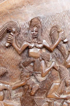 Important Panneau Monoxyle, Bas-Relief Bamoun, Cameroun, Circa 1960