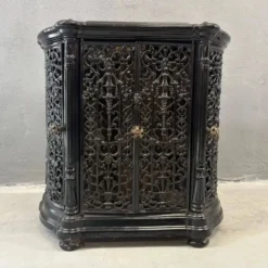 Insert de cheminée décoratif antique en fonte ornée noire style français des années 1900
