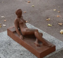 Jacqueline Sartorio, dite Sarto, Femme nue allongée (vers 1950)