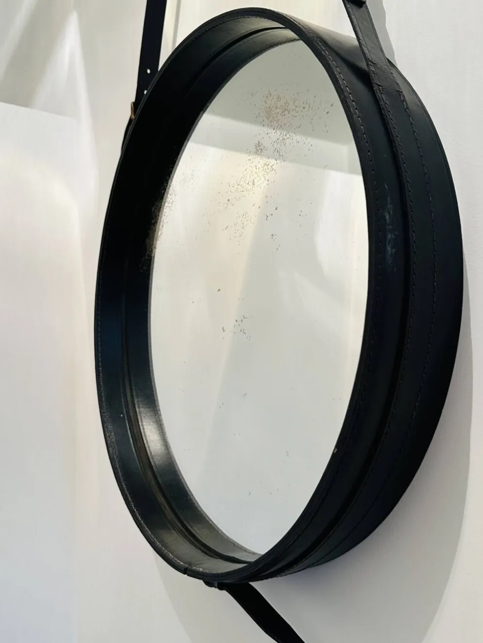 Jacques Adnet miroir circulaire cuir et laiton
