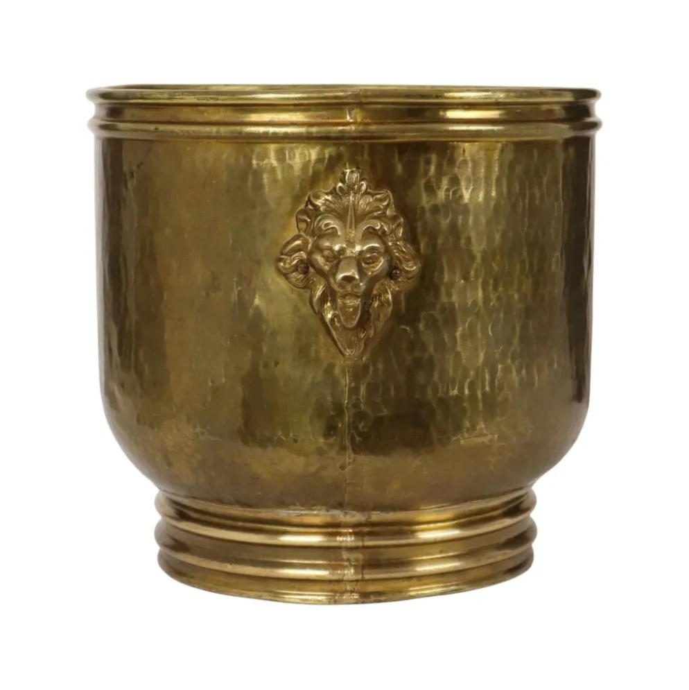 Jardinière/Planteur en laiton martelé avec têtes de lion