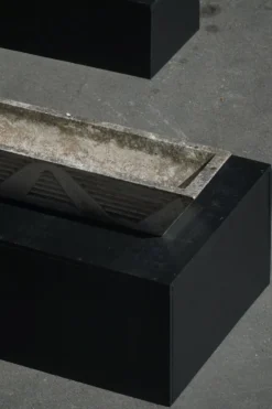 Jardinière rectangulaire en béton moulé, art déco français, années 1940