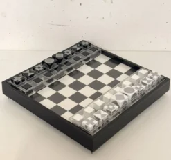 Jeu d’échecs altuglas, création alexandre yeghiayan, 1970