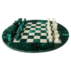 Jeu d'échecs en malachite.