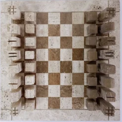 Jeu d'échecs moderniste en travertin bicolore, Italie, années 1970