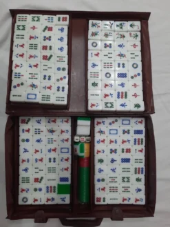 Jeu de mah-jong vintage complet avec mallette en skaï