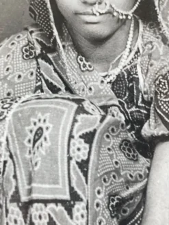 Jeune femme, photo en vue d'un mariage