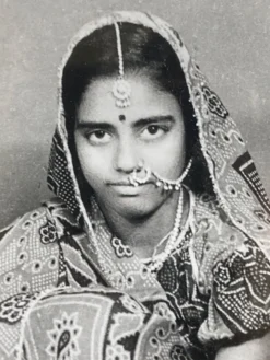 Jeune femme, photo en vue d'un mariage