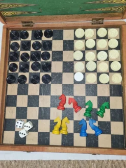 Jeux de l'oie, dames, chevaux de 1970