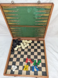 Jeux de l'oie, dames, chevaux de 1970