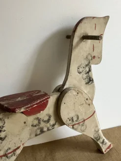 Jouet ancien, cheval en bois