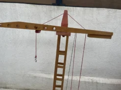 jouet grue en bois Déjou vintage années 60