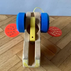 Jouet à tirer en bois Fisher-Price - Queen Buzzy Bee -1960