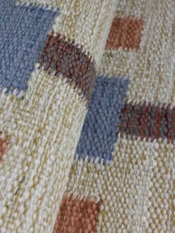 Karin Jönsson Tapis kilim géométrique en laine suédois du milieu du siècle 171x252cm