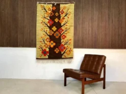 Kilim polonais ou tapis mural avec motif d'arbre et de fleurs de Cepelia, années 1960.
