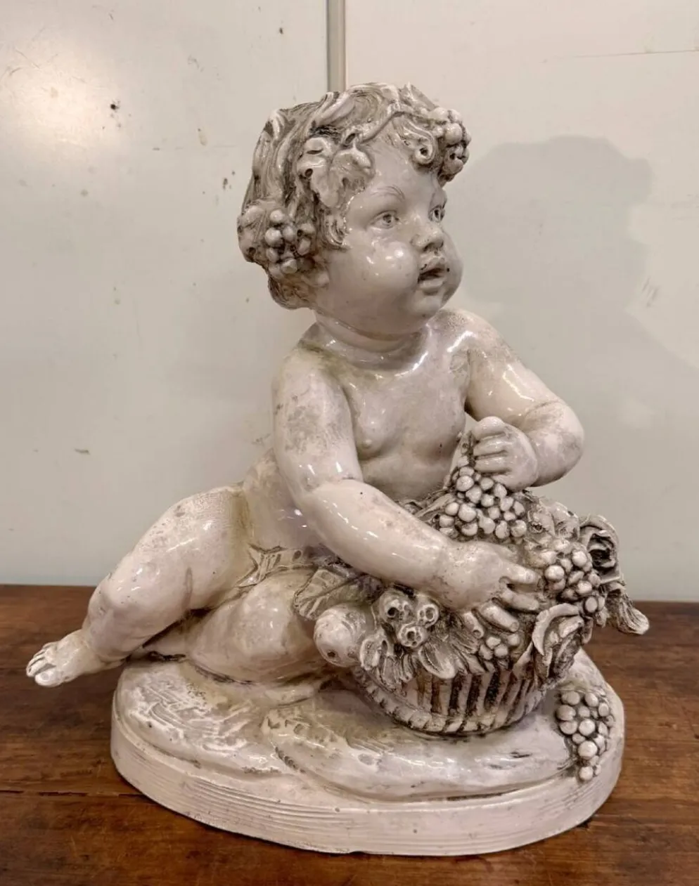 Lebrun : Putti en terre cuite émaillée