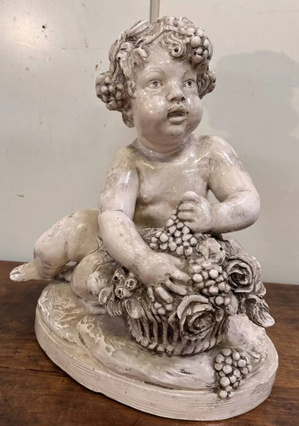Lebrun : Putti en terre cuite émaillée