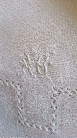 Linge de table en damassé ancien - monogrammé