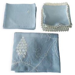 Linge de table nappe dix huit serviettes dix-huit dessous de veres