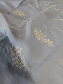 Linge de table nappe dix huit serviettes dix-huit dessous de veres