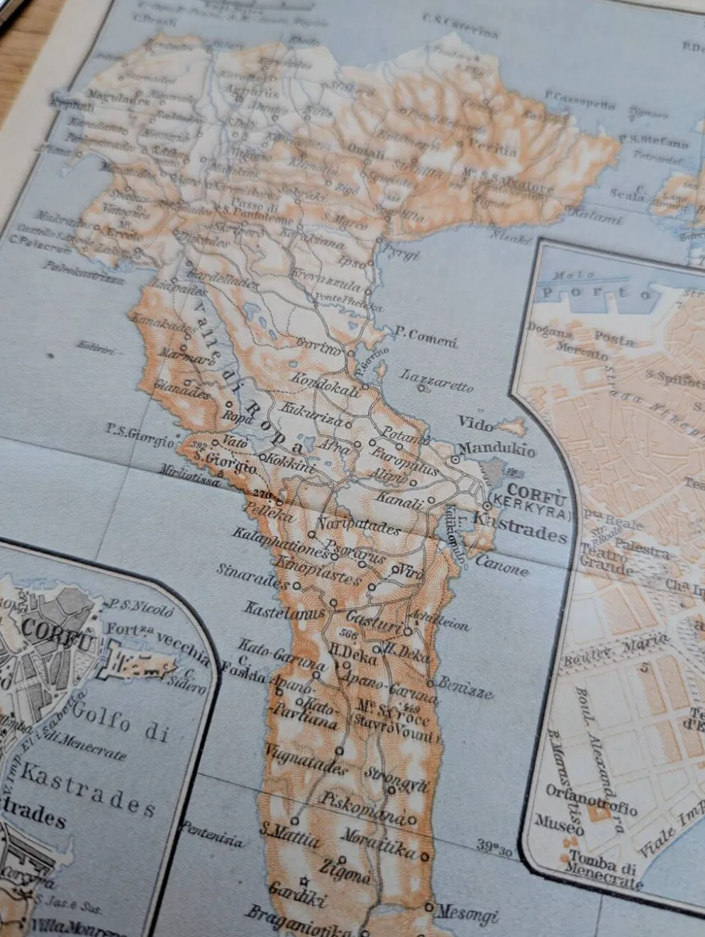 L'île de Corfou, plan original imprimé en 1910.