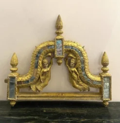 Élément architectural provenant d’un temple indien en bois doré