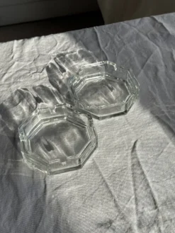 Lot de 2 cendriers octogonaux vintage en verre moulé D11 H3,5