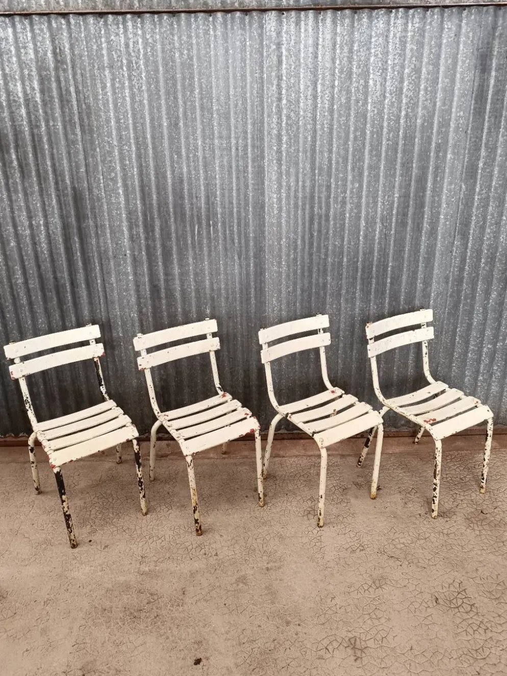 Lot de 4 chaises bistrot Tolix vintage