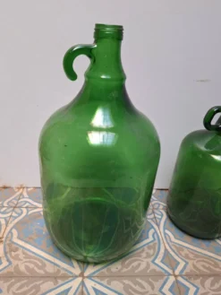 Lot de 2 Dame Jeanne bonbonnes vertes en verre vintage