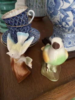 Lot de deux oiseaux en céramique