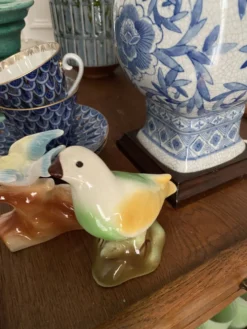 Lot de deux oiseaux en céramique