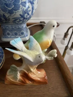 Lot de deux oiseaux en céramique