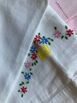 Lot de draps lit de bébé brodés