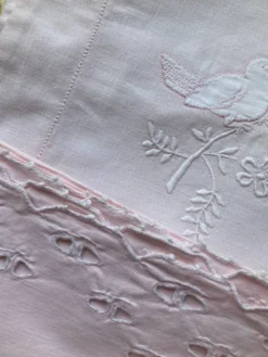 Lot de draps lit de bébé brodés