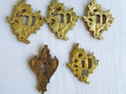Lot de 7 entrées de serrure en bronze, pour meubles anciens