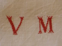 Lot de 4 grandes serviettes en lin monogramme brodé colori blanc