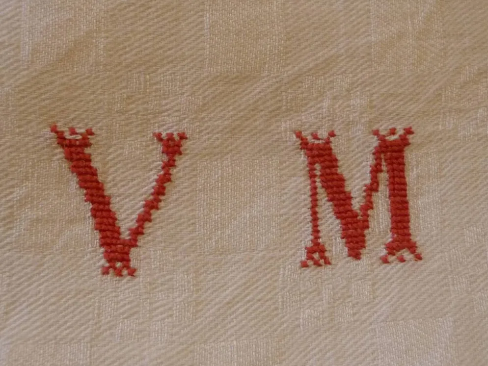 Lot de 4 grandes serviettes en lin monogramme brodé colori blanc