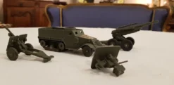 Lot de jouets Dinky toys