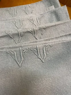 Lot de 4 serviettes anciennes grises monogrammes