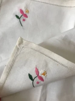 Lot de serviettes de table brodées