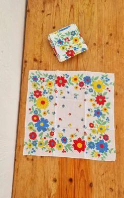 Lot de 8 serviettes de table à fleurs vintage