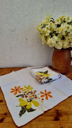 Lot de 8 serviettes de table vintage années 70 à fleurs orange et jaunes